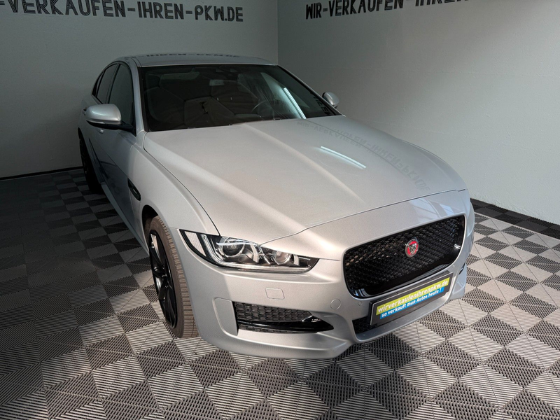 Jaguar XE R-Sport 2.0 AWD Service NEU / Allwetter 19 — photo 3
