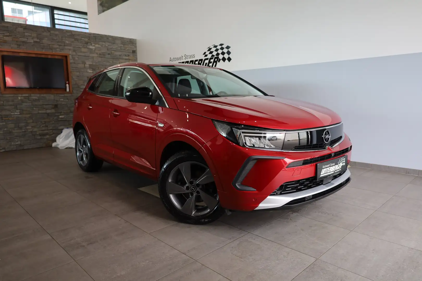 Opel Grandland Enjoy 1.2T Direct Inj 130PS AT8 Rot - 1