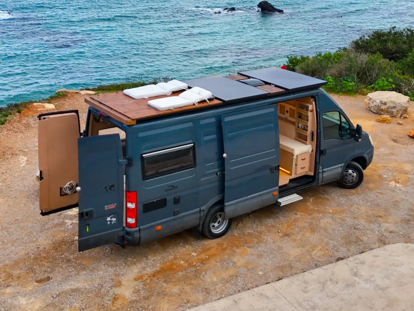 Iveco Daily Daily 50C18 176 CV Azul - 1