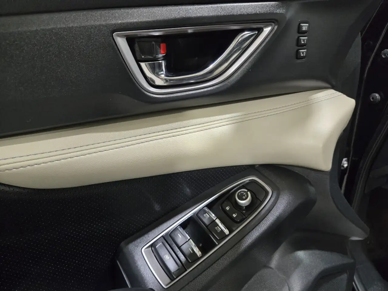 Subaru Ascent снимка Subaru Ascent
