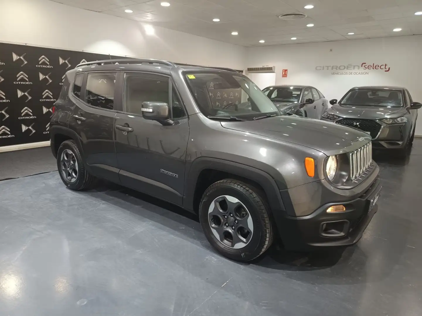 Jeep Renegade 1.4 Multiair Longitude 4x2 103kW Gris - 2