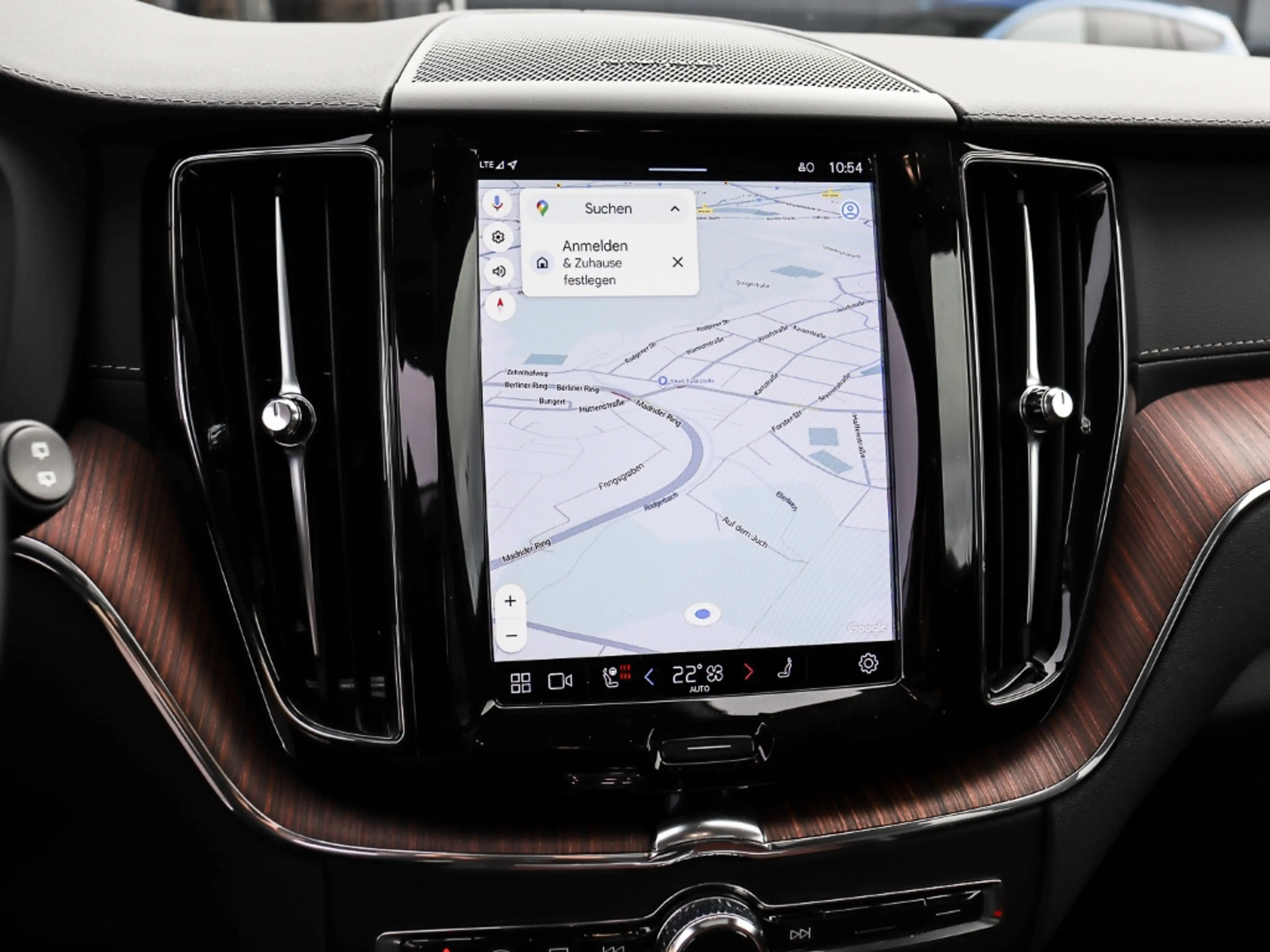 Volvo XC60 B5 Benzin Ultimate Dark AWD AHK Memory Sitze Sound — photo 8