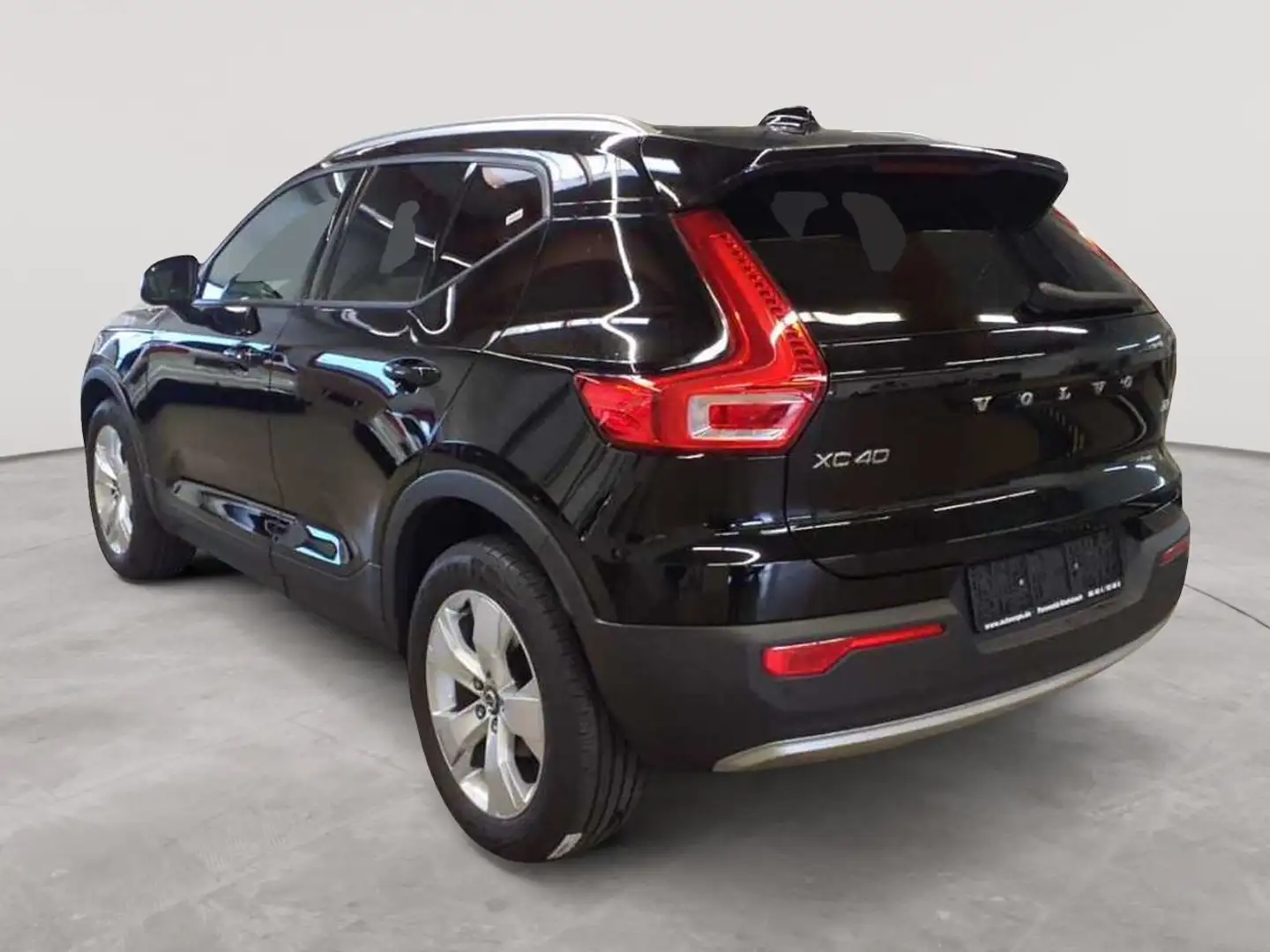 Volvo XC40 T3 Momentum Pro Schwarz - 2