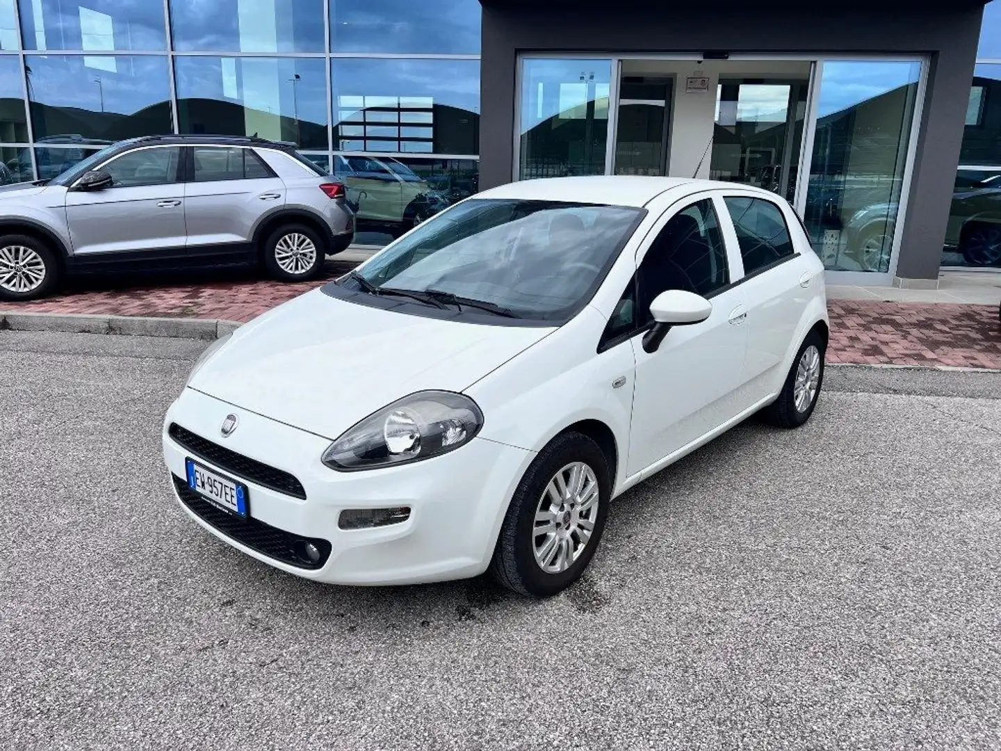 Fiat Punto 1.2 8V 5 porte Lounge Blanc - 1