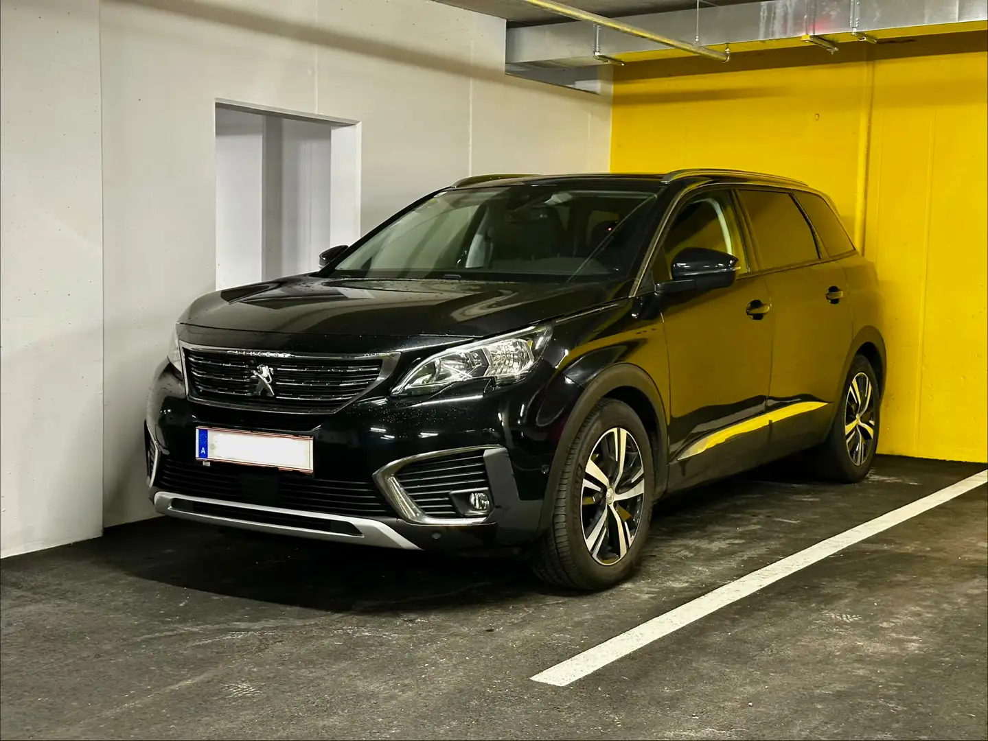 Peugeot 5008 5008 1,5 BlueHDI 130 S Schwarz - 1