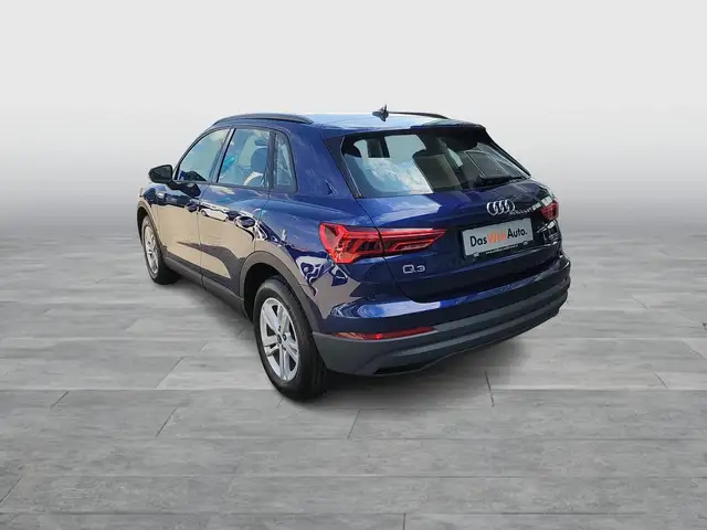 Audi Q3 view 4