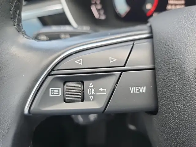 Audi Q3 view 12