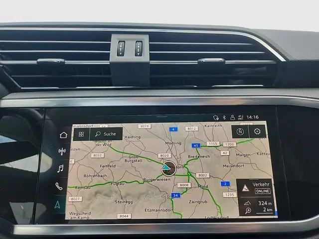 Audi Q3 view 24