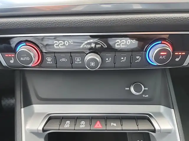 Audi Q3 view 19