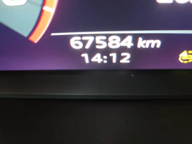 Audi Q3 view 11