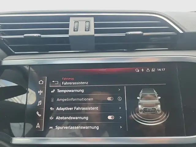 Audi Q3 view 26
