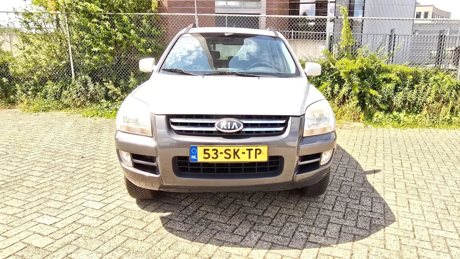 Kia Sportage 2.0 CVVT Executive Grijs - 2