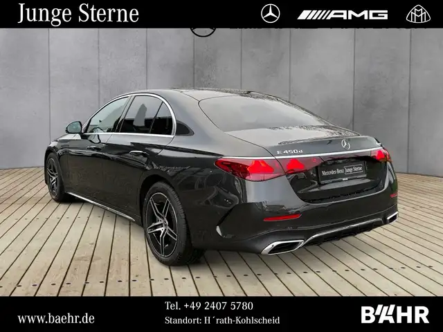 Mercedes-Benz E-Class view 3