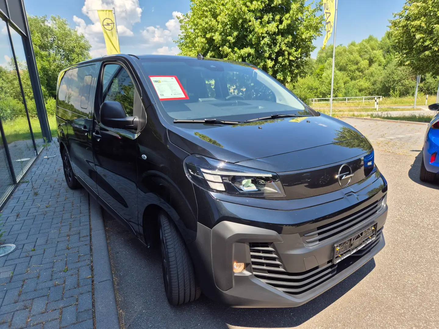 Opel Vivaro Kombi M/L Diesel Automatik Navi Black - 2