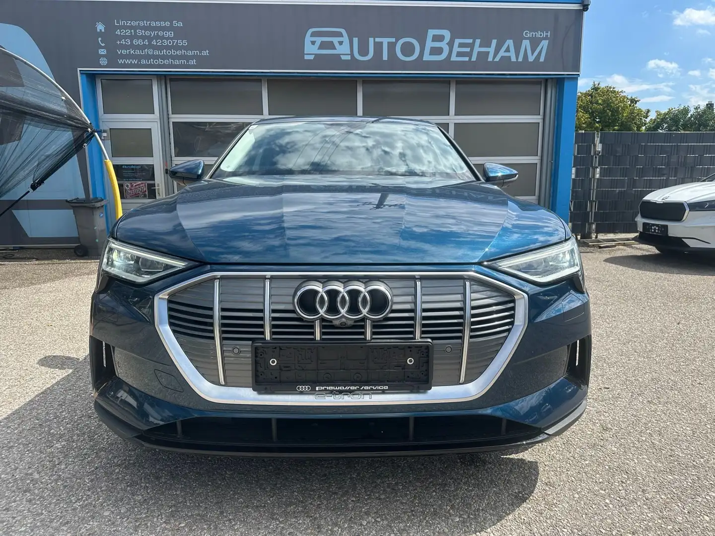 Audi e-tron 55 quattro 95kWh Headup-Matrix-AHK Blau - 2