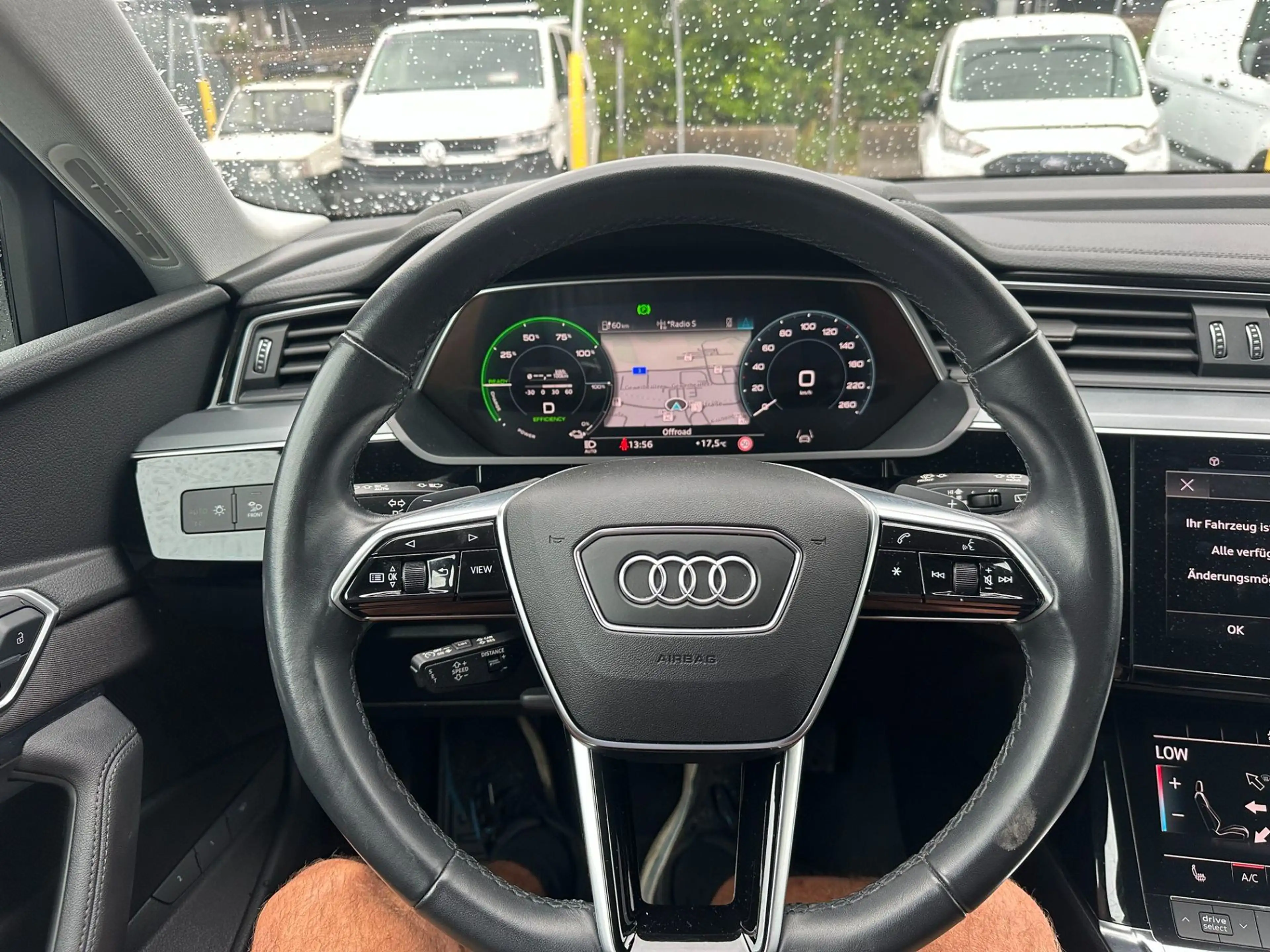 Audi e-tron 55 quattro 95kWh Headup-Matrix-AHK — photo 14