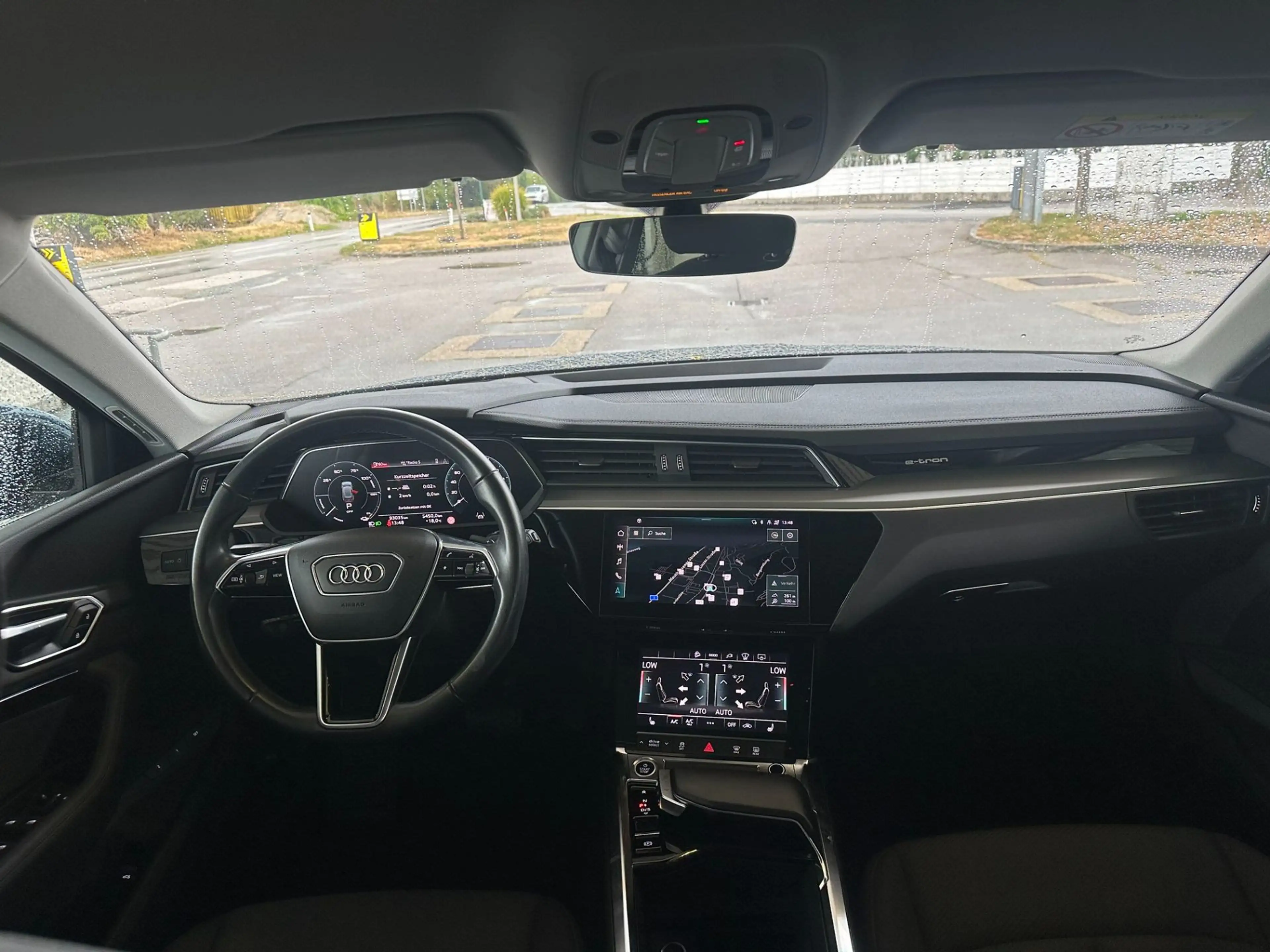 Audi e-tron 55 quattro 95kWh Headup-Matrix-AHK — photo 10
