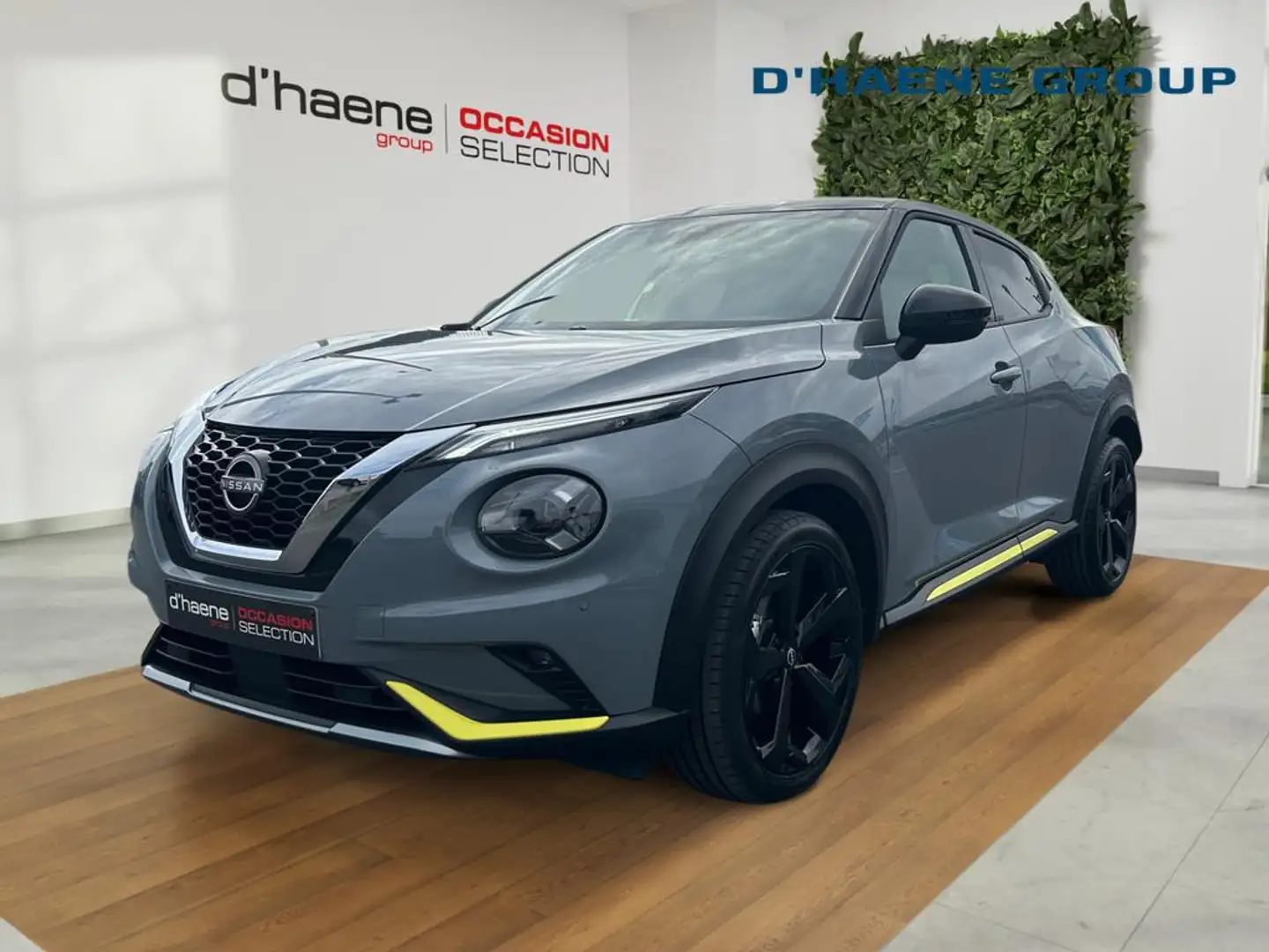Nissan Juke 1.0 DIG-T 2WD Kiiro DCT Grijs - 1