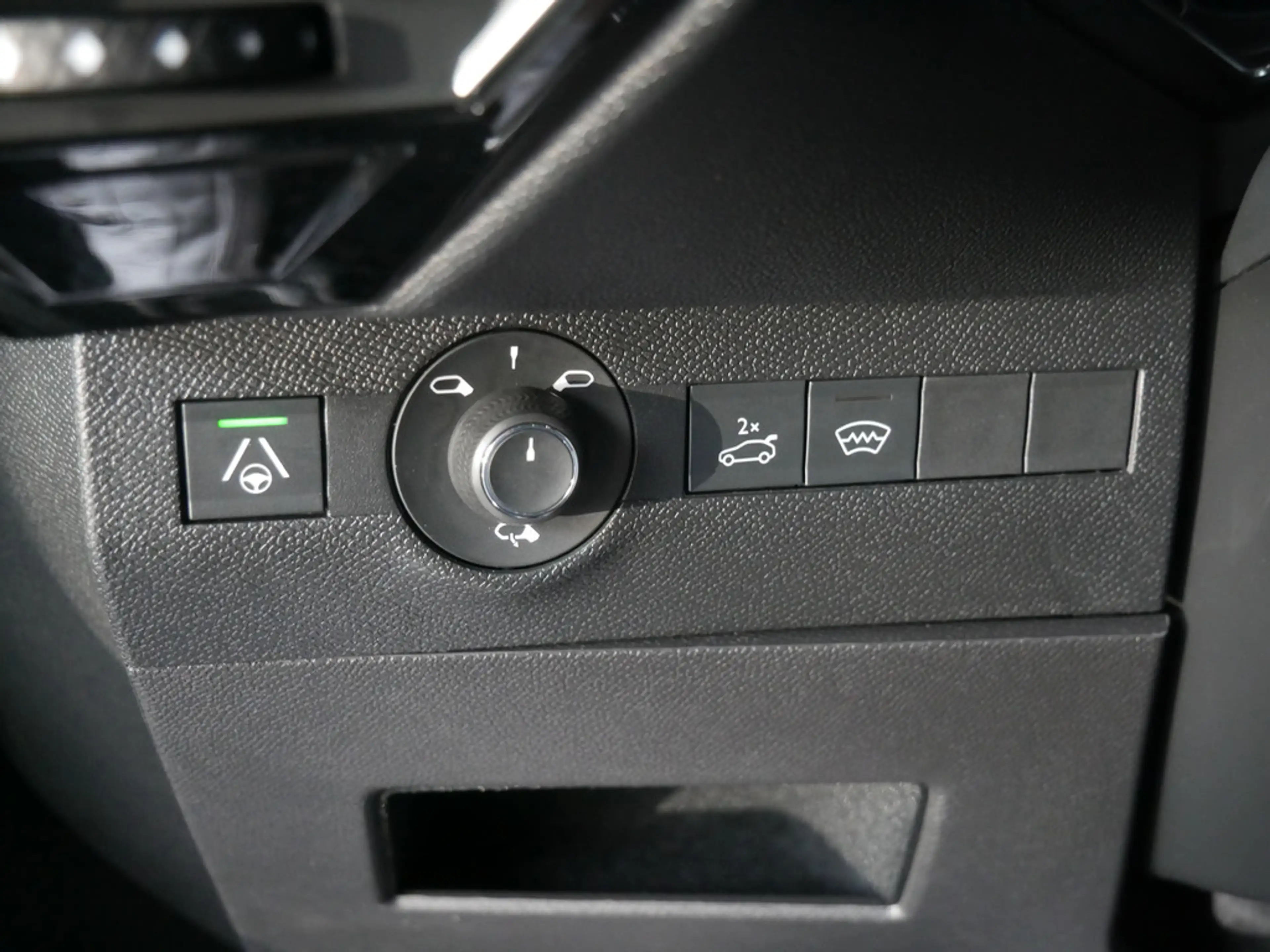 DS Automobiles DS 7 Crossback Opera BlueHDi 130 ACC LED PANO — photo 14