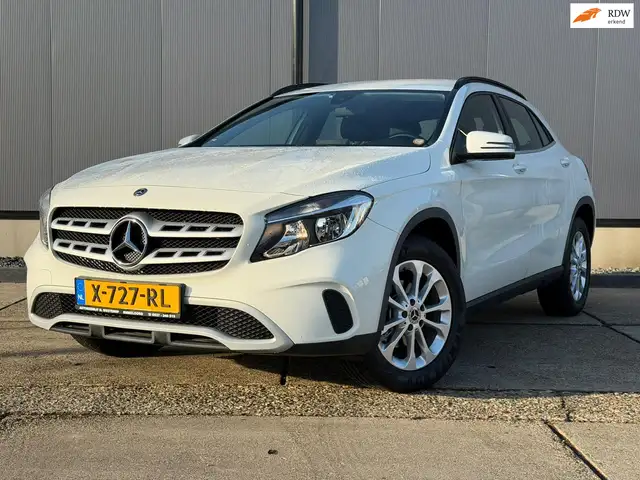 Mercedes-Benz GLA 200 Premium Plus