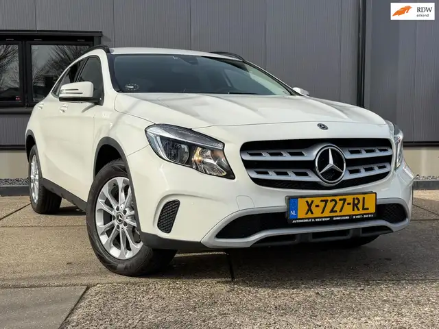 Mercedes-Benz GLA 200 Premium Plus super nette auto