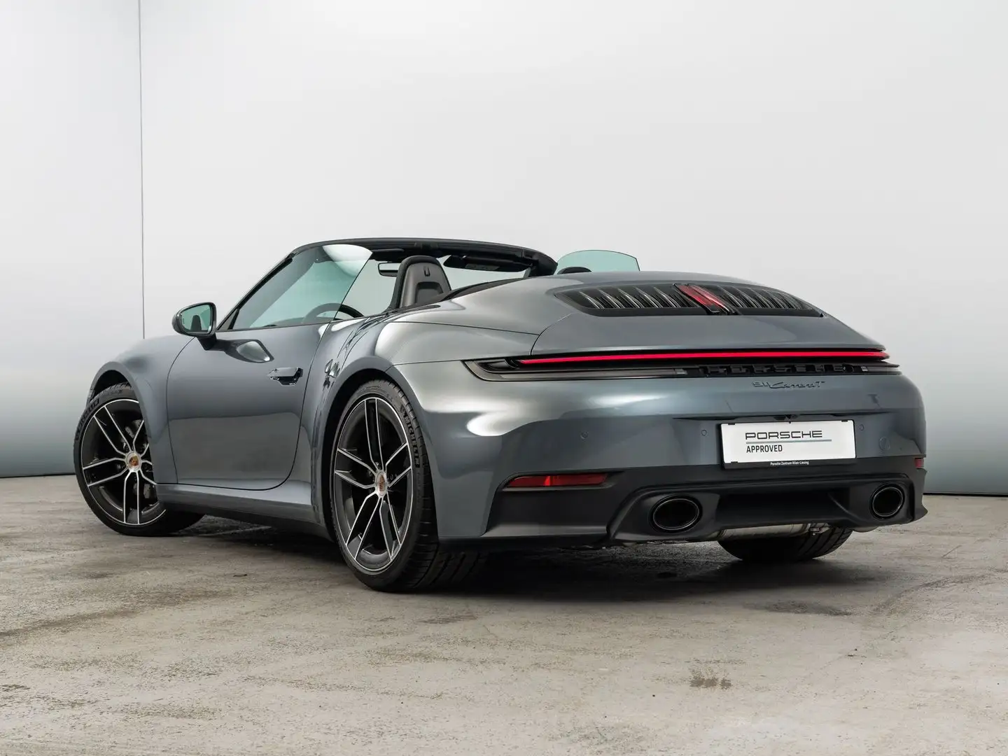 Porsche 911 Carrera T Cabriolet Grün - 2