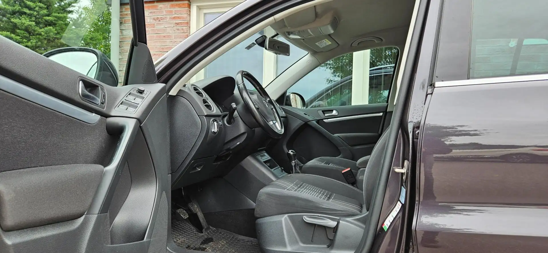 Volkswagen Tiguan 1.4 TSI Sport&Style Trekhaak! Xenon! Mooie/Nette A Grau - 2