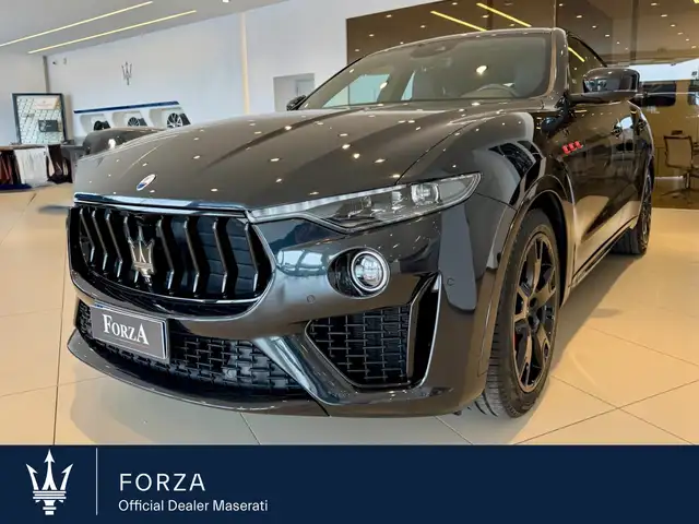 Maserati Levante mhev GT 330 Cv , Sport pack , ADAS , Gancio di Tra