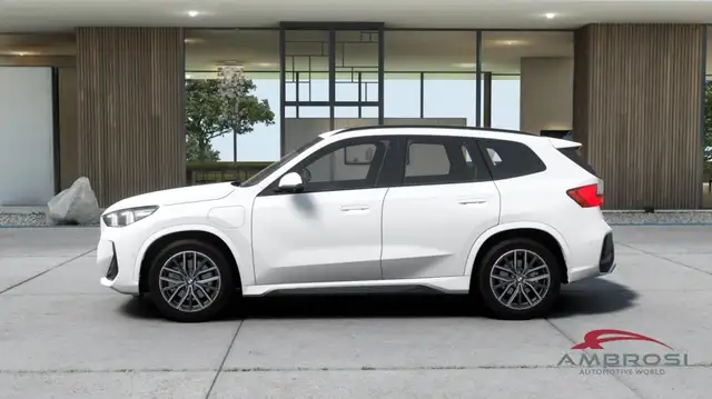 BMW X1 view 3