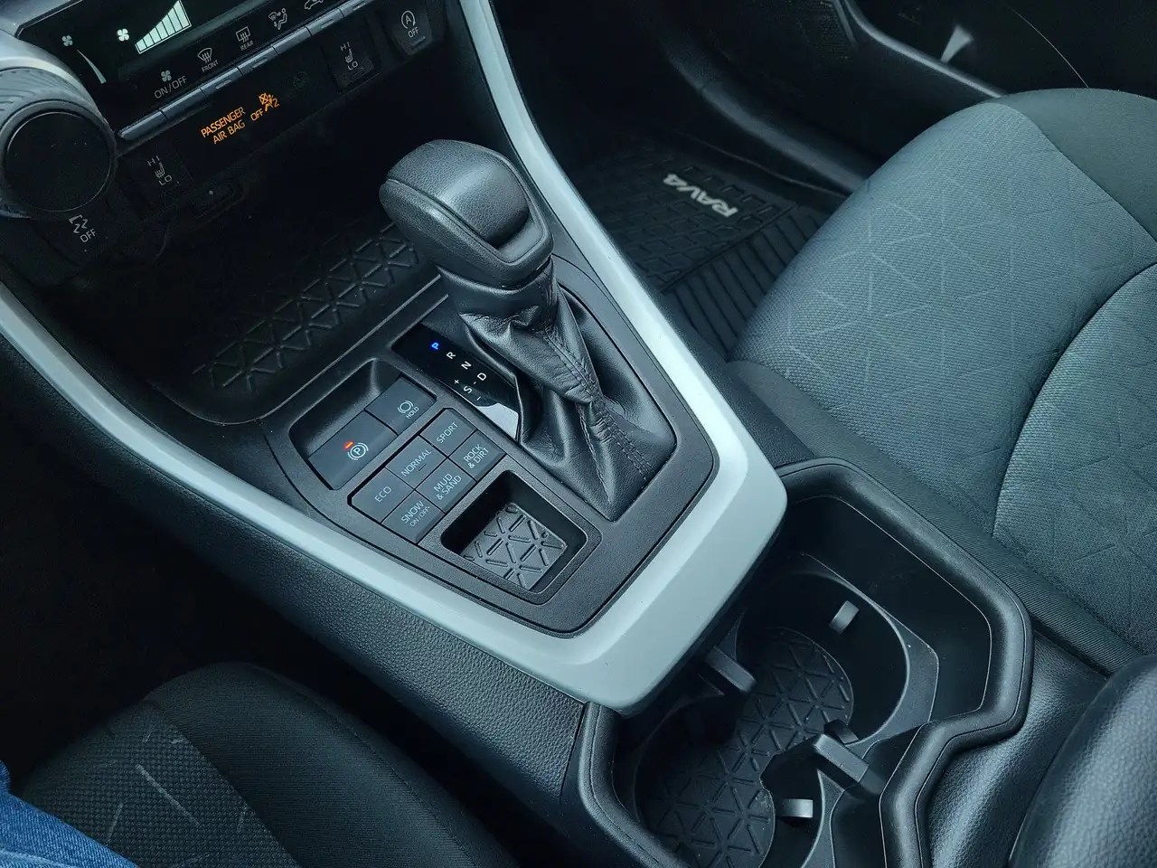 Toyota RAV 4 снимка Toyota RAV 4