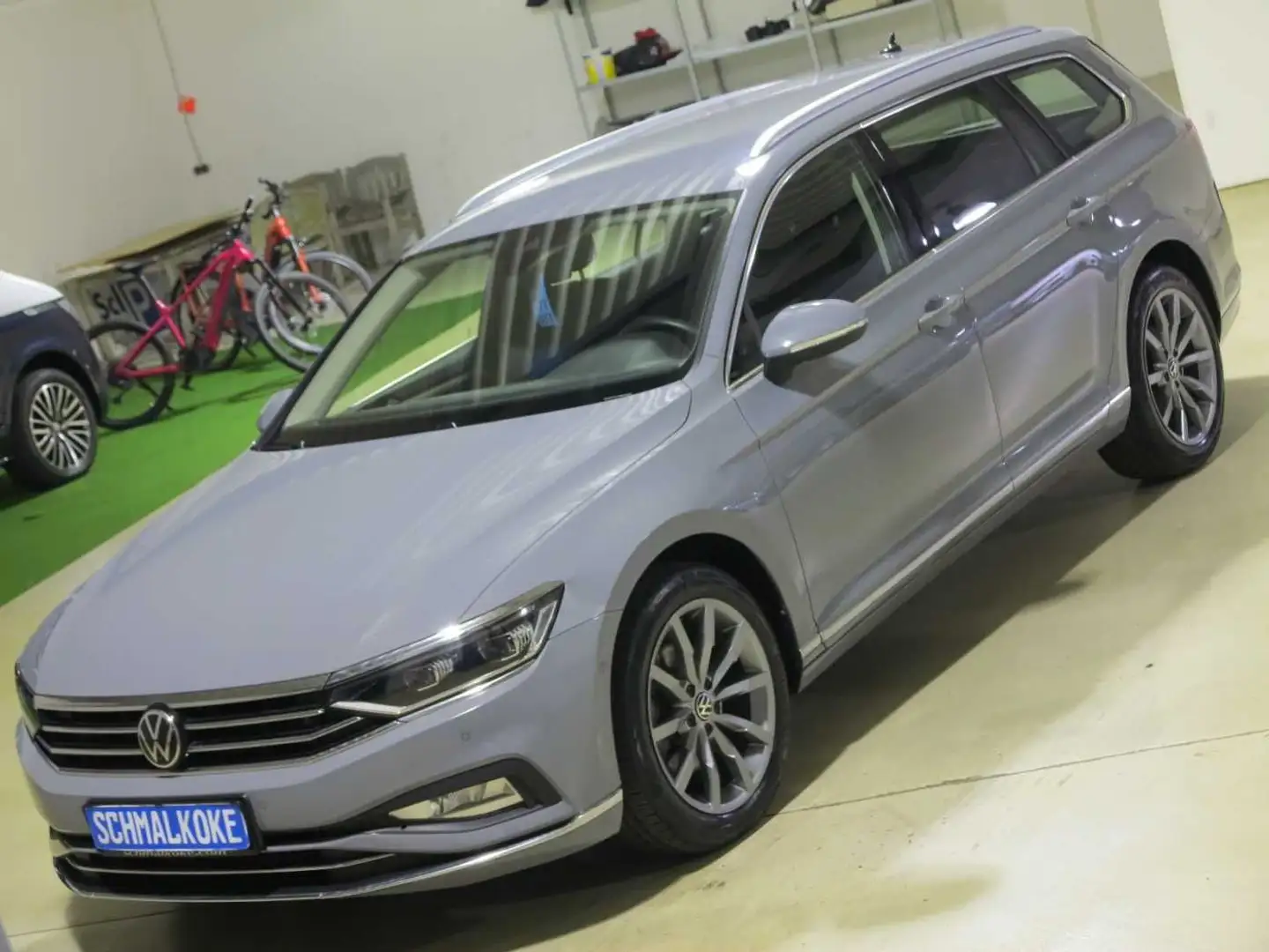 Volkswagen Passat Variant 2.0 TDI SCR Elegance AHK Nav LM18 Grau - 2