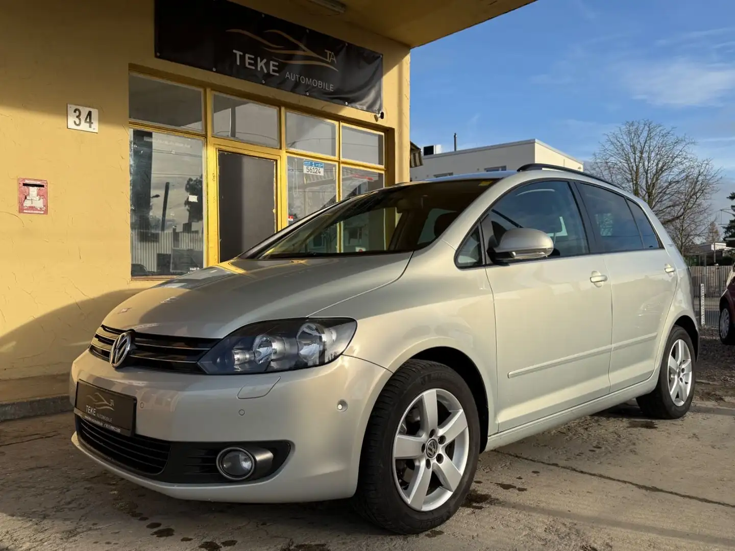 Volkswagen Golf Plus 1.Hand|Automatik|Tempomat|Ahk| Gold - 1