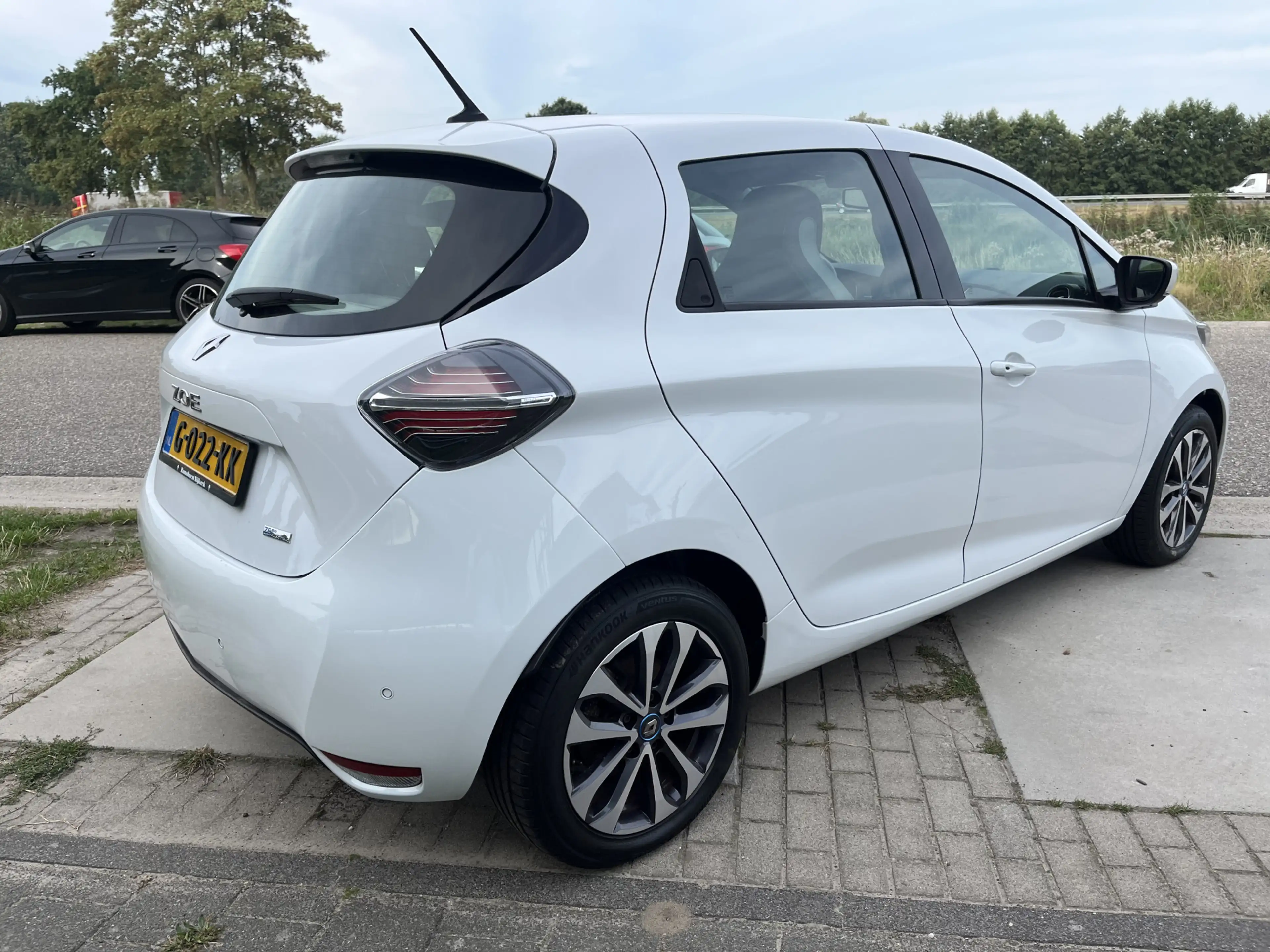 Renault ZOE R135 52 kWh / Koopaccu / Keyless / Camera / Parkee — photo 2