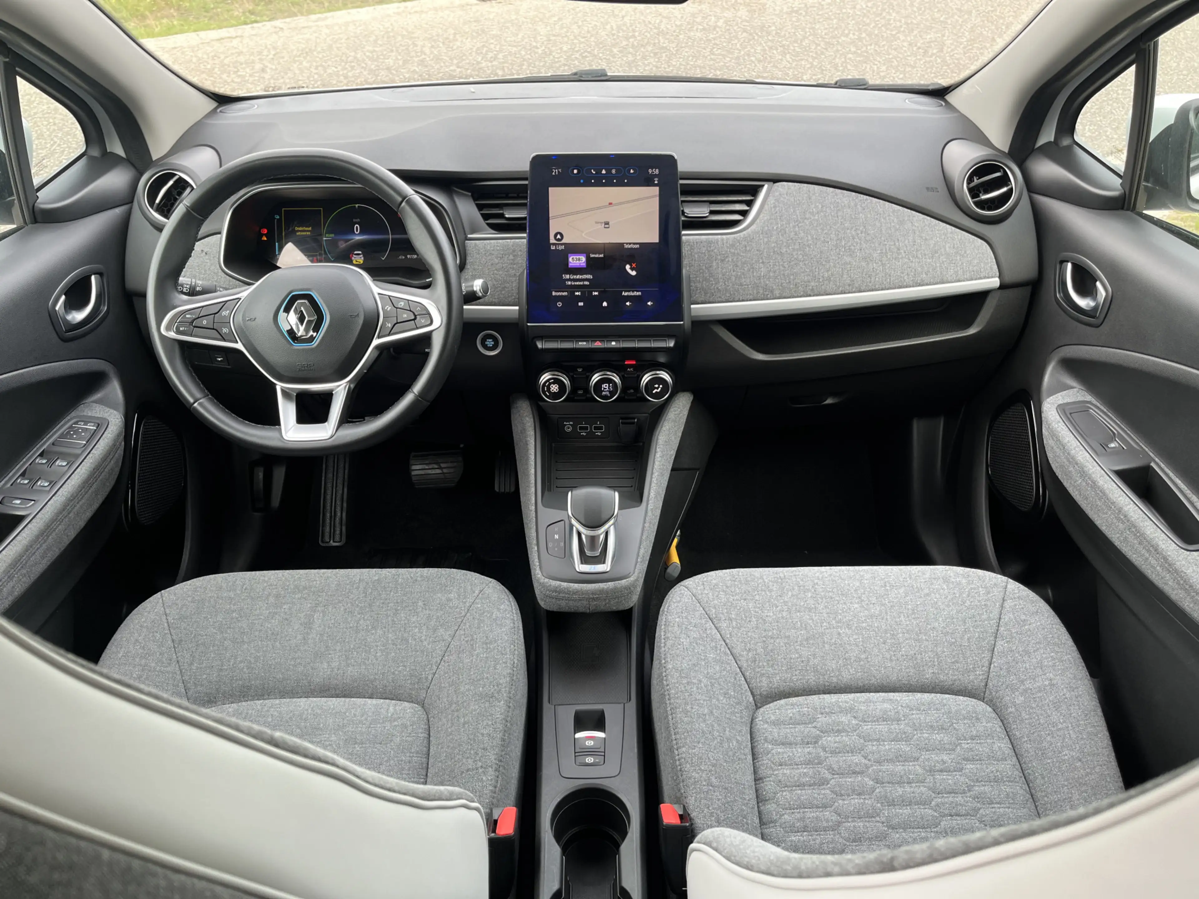 Renault ZOE R135 52 kWh / Koopaccu / Keyless / Camera / Parkee — photo 3