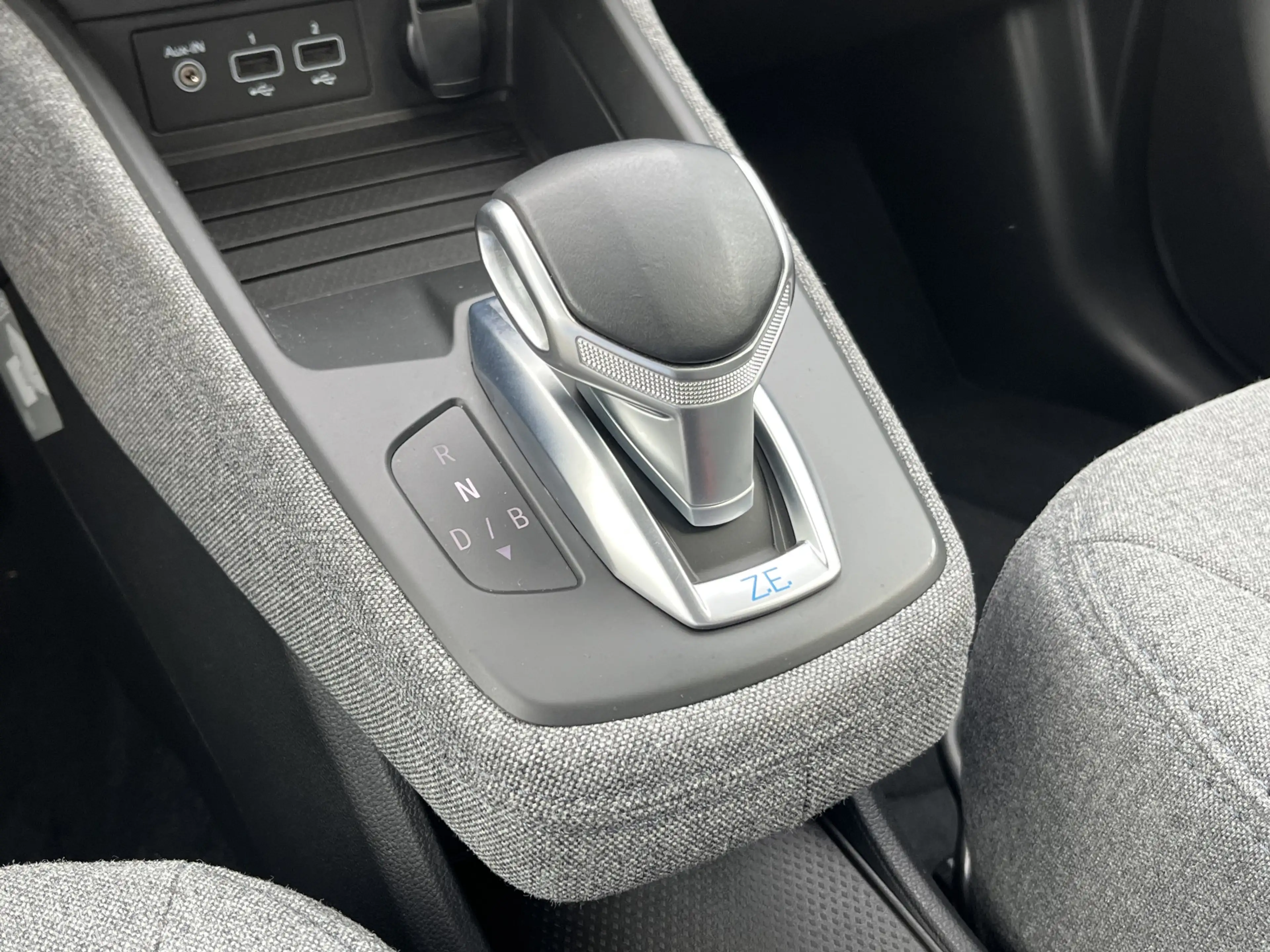 Renault ZOE R135 52 kWh / Koopaccu / Keyless / Camera / Parkee — photo 22