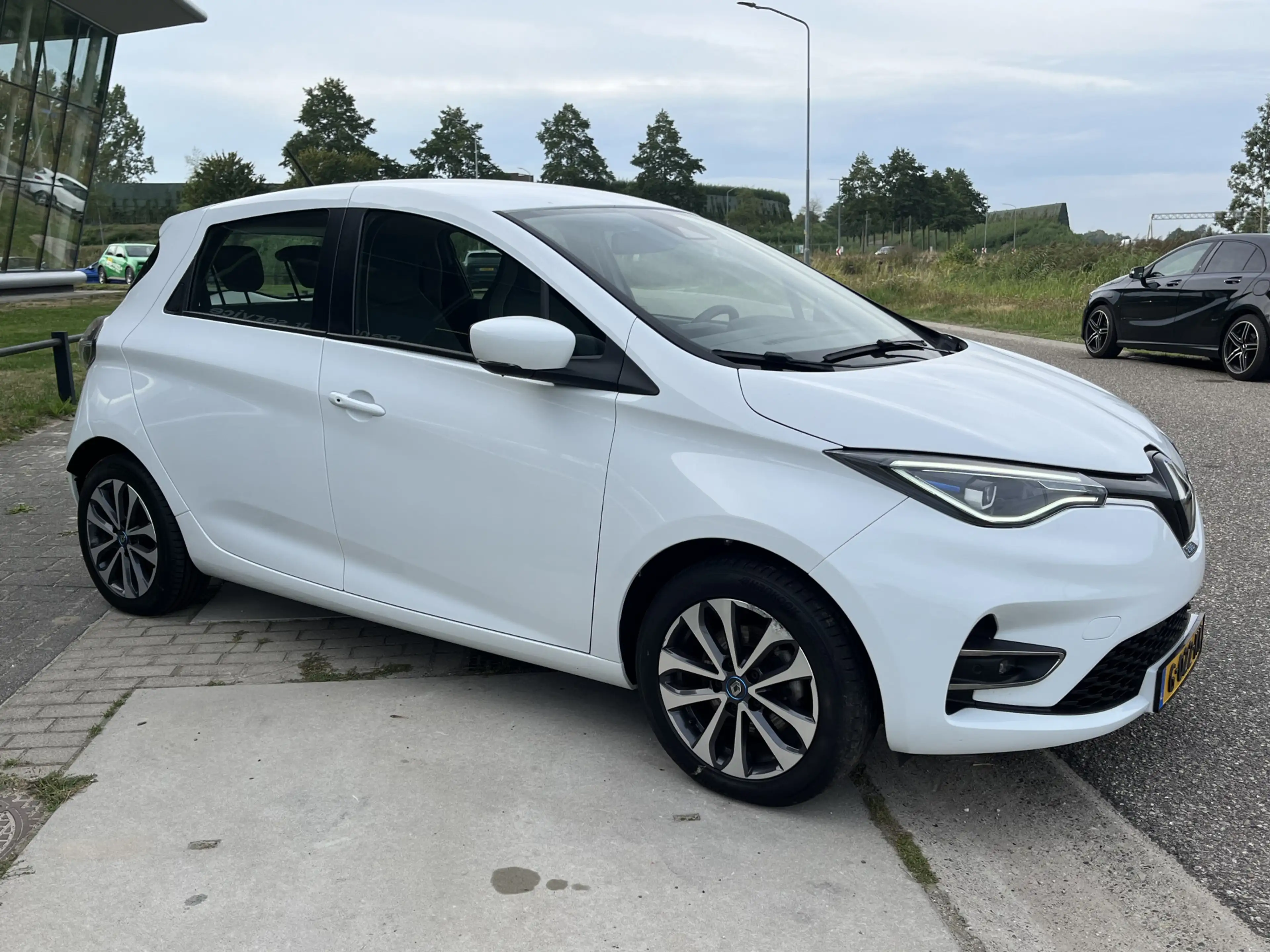 Renault ZOE R135 52 kWh / Koopaccu / Keyless / Camera / Parkee — photo 6