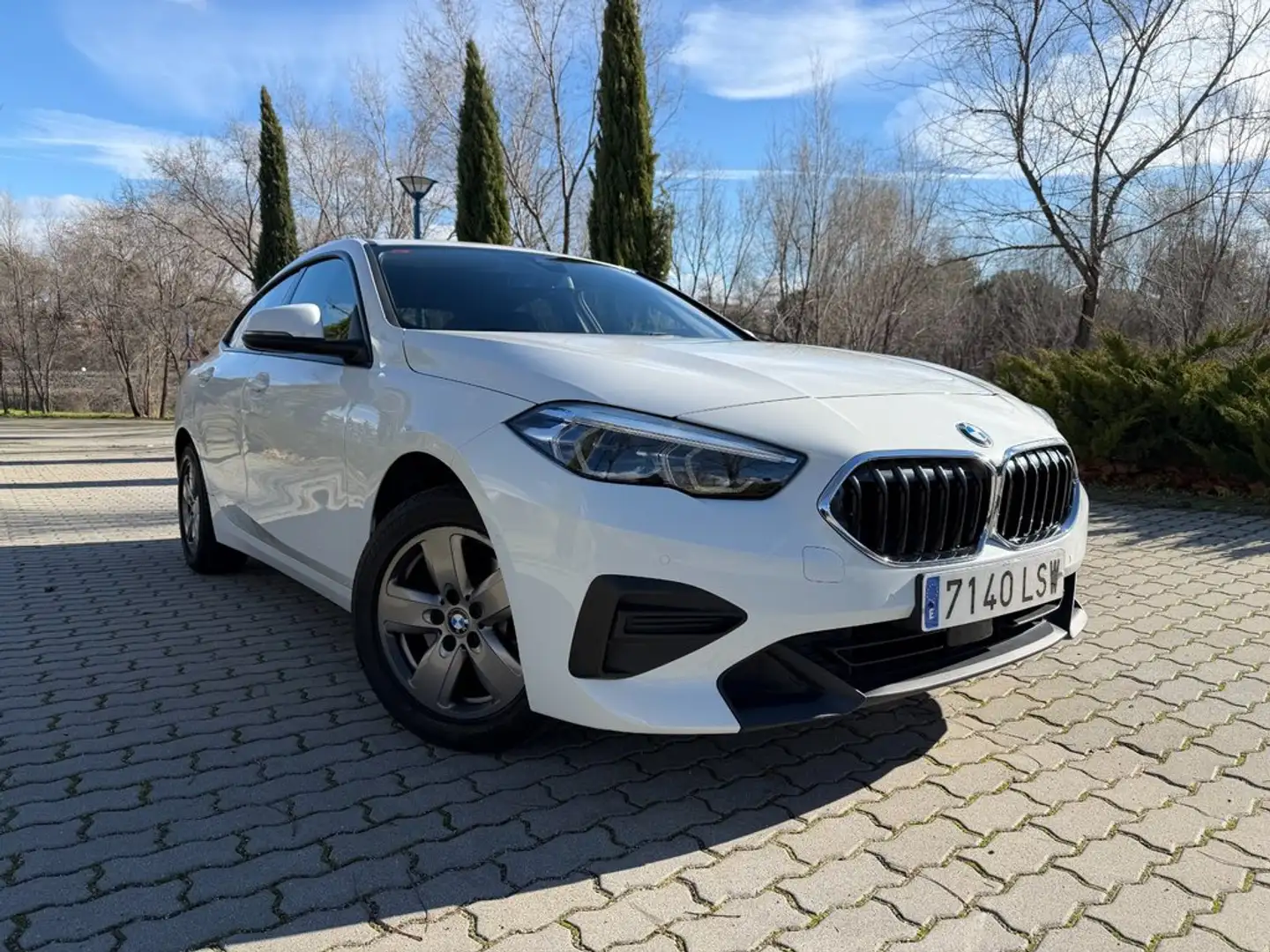 BMW 216 216dA Gran Coupé Weiß - 2