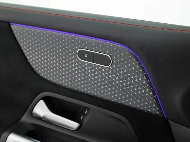 Mercedes-Benz GLB view 14