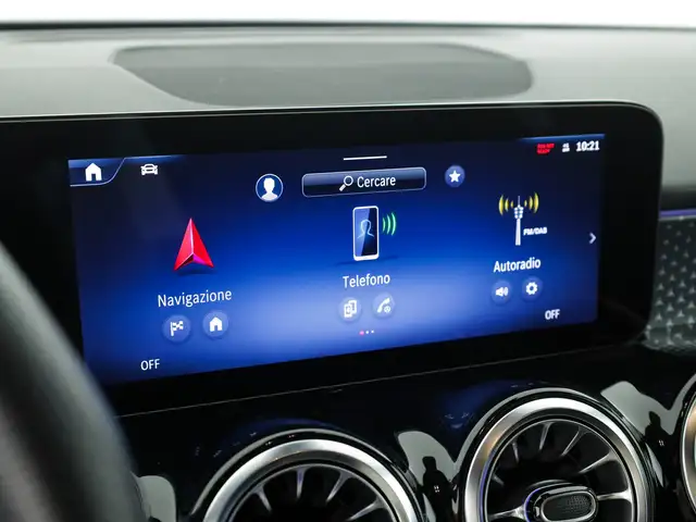 Mercedes-Benz GLB view 13