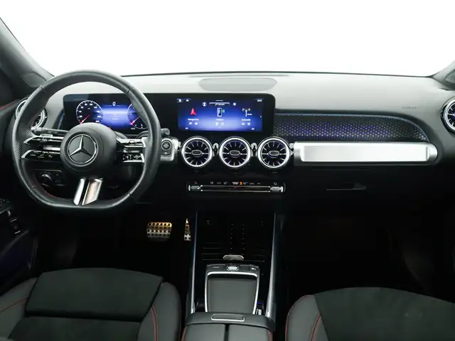 Mercedes-Benz GLB view 9