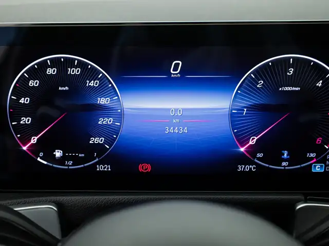 Mercedes-Benz GLB view 12