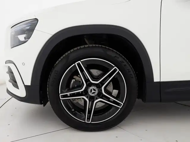 Mercedes-Benz GLB view 7