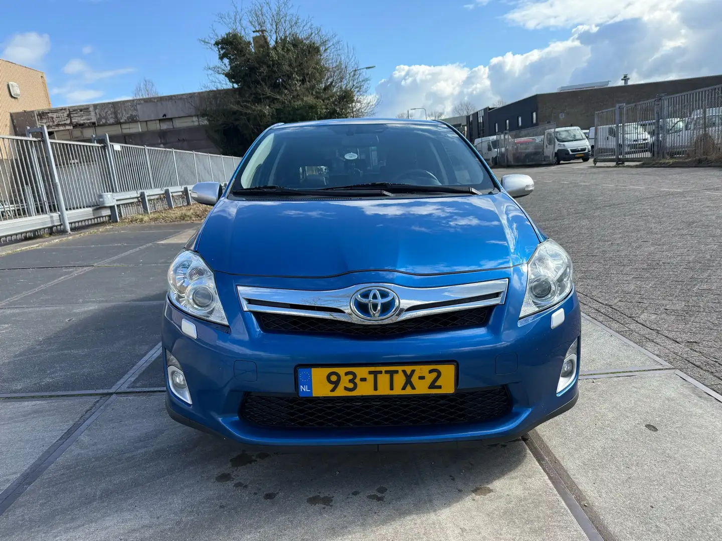 Toyota Auris 1.8 Full Hybrid Executive Blauw - 1