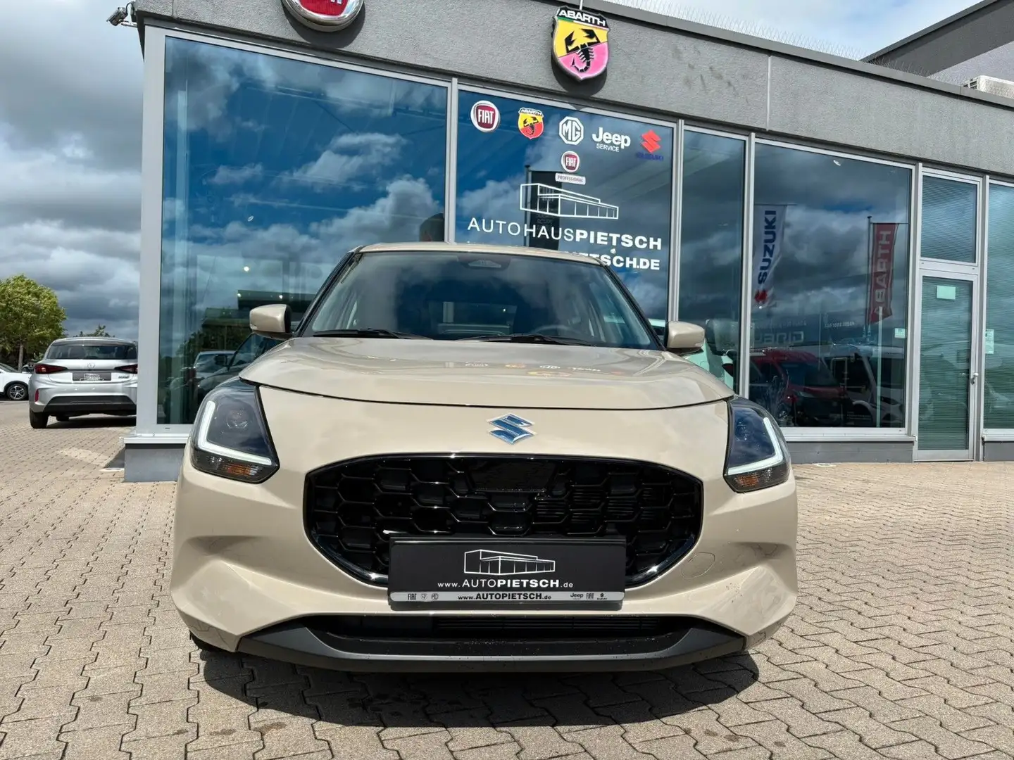 Suzuki Swift 1.2 Dualjet Hybrid 61 kW Comfort+*LED* Beige - 2