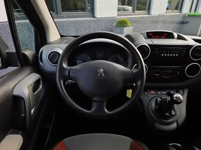 Peugeot Partner Tepee view 9
