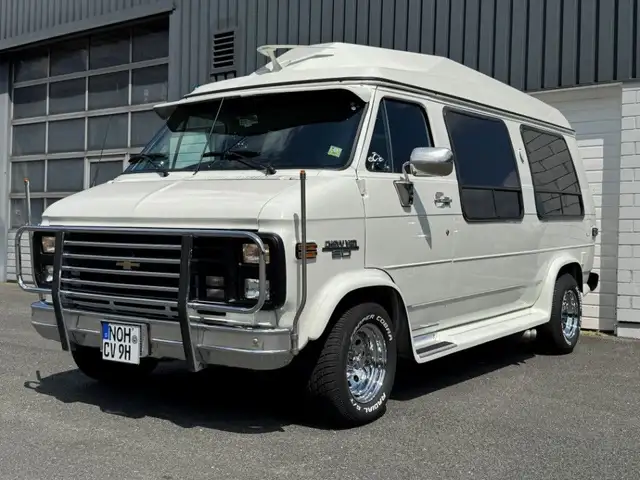 Chevrolet Chevy Van G20 5.7 V8 Tiara komplett gemacht