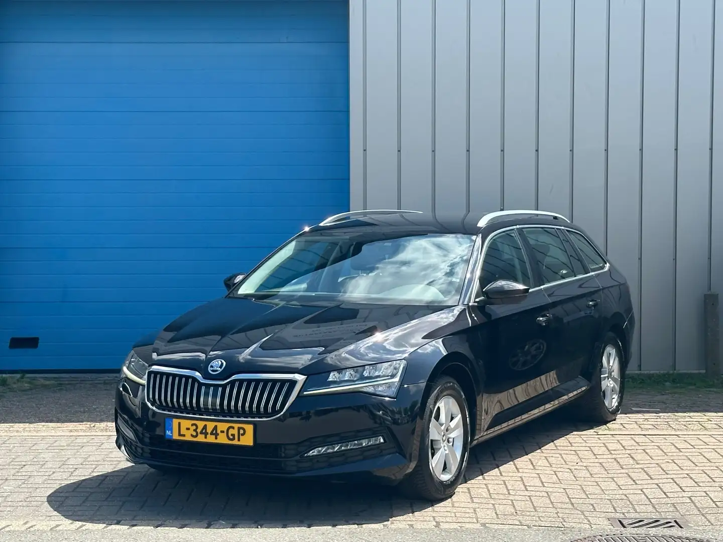 Skoda Superb Combi 1.5 TSI ACT Business Edition AUT DEALER OND Zwart - 2