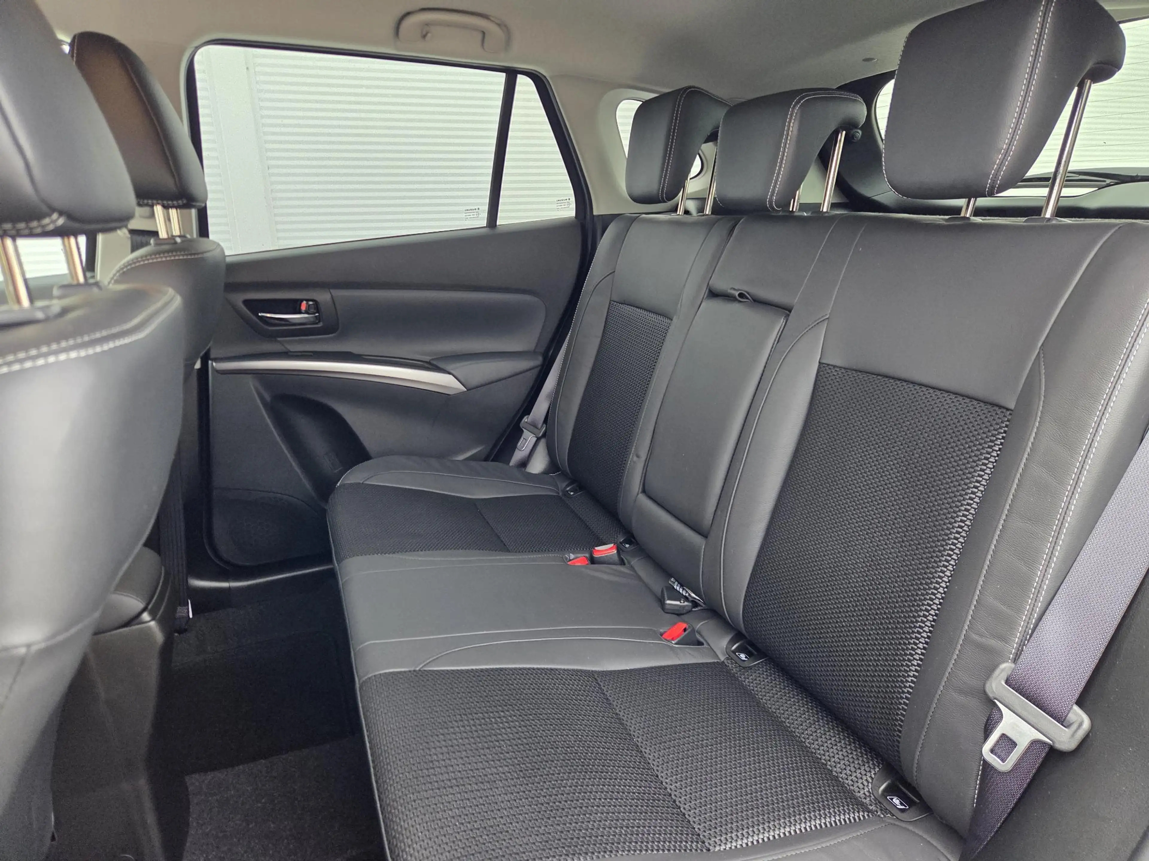 Suzuki S-Cross 1.5 Hybrid Style / Airco / Cruise Control / keyles — photo 45