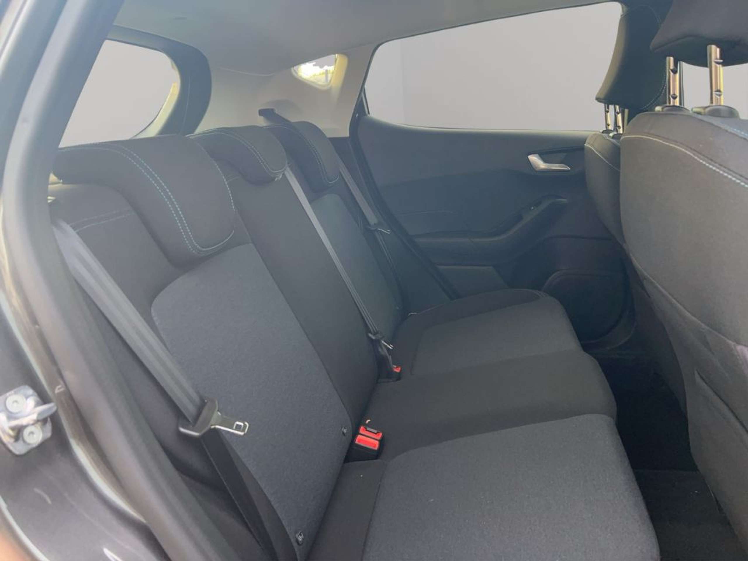 Fahrzeugabbildung Ford Fiesta 1.0 EcoBoost Hybrid S&S ACTIVE X - mit KI generiert/bearbeitet