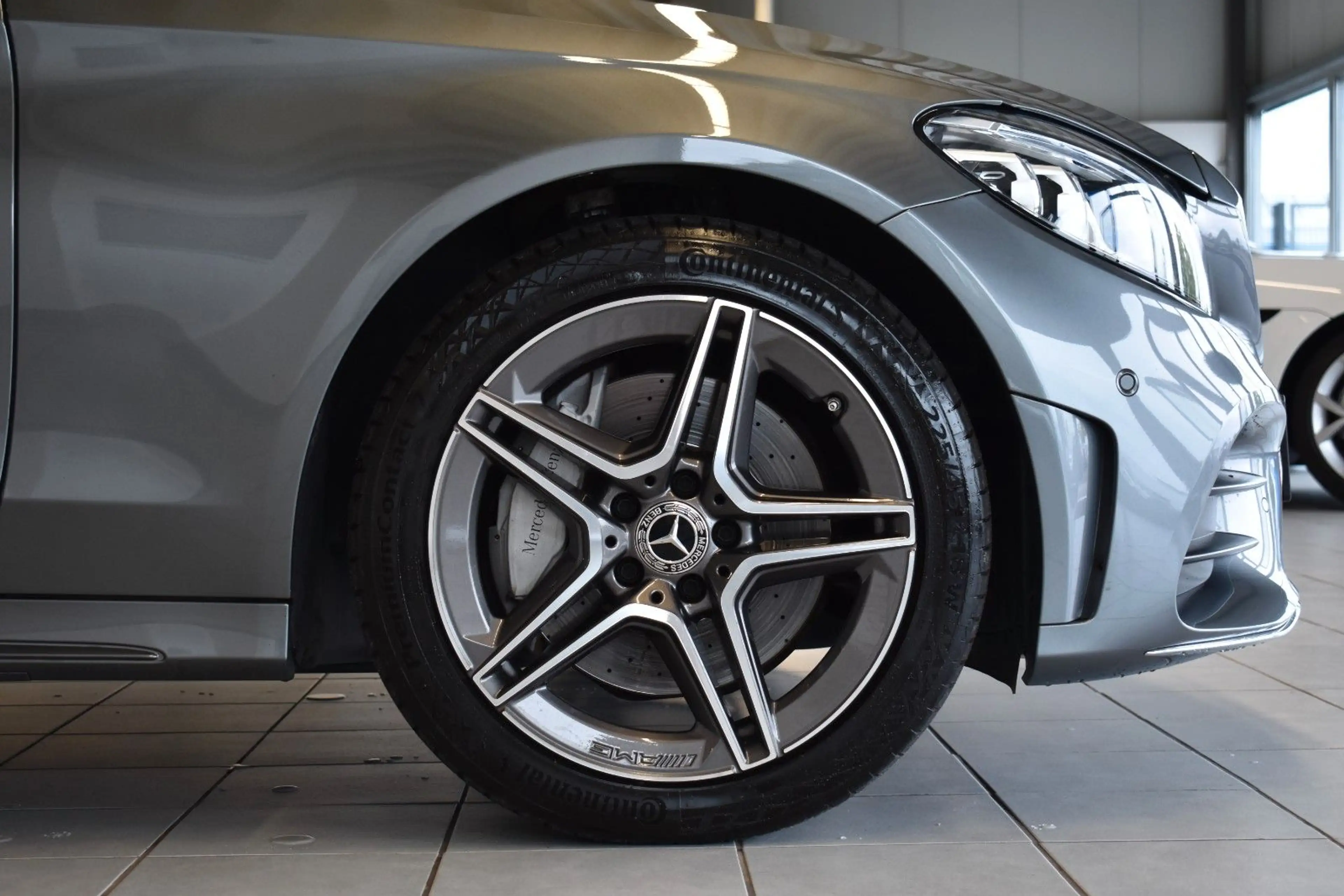 Mercedes-Benz C 300 d AMG/LED/AMBI/PANO/CARPLAY/DISTRONIC+/360° — photo 9